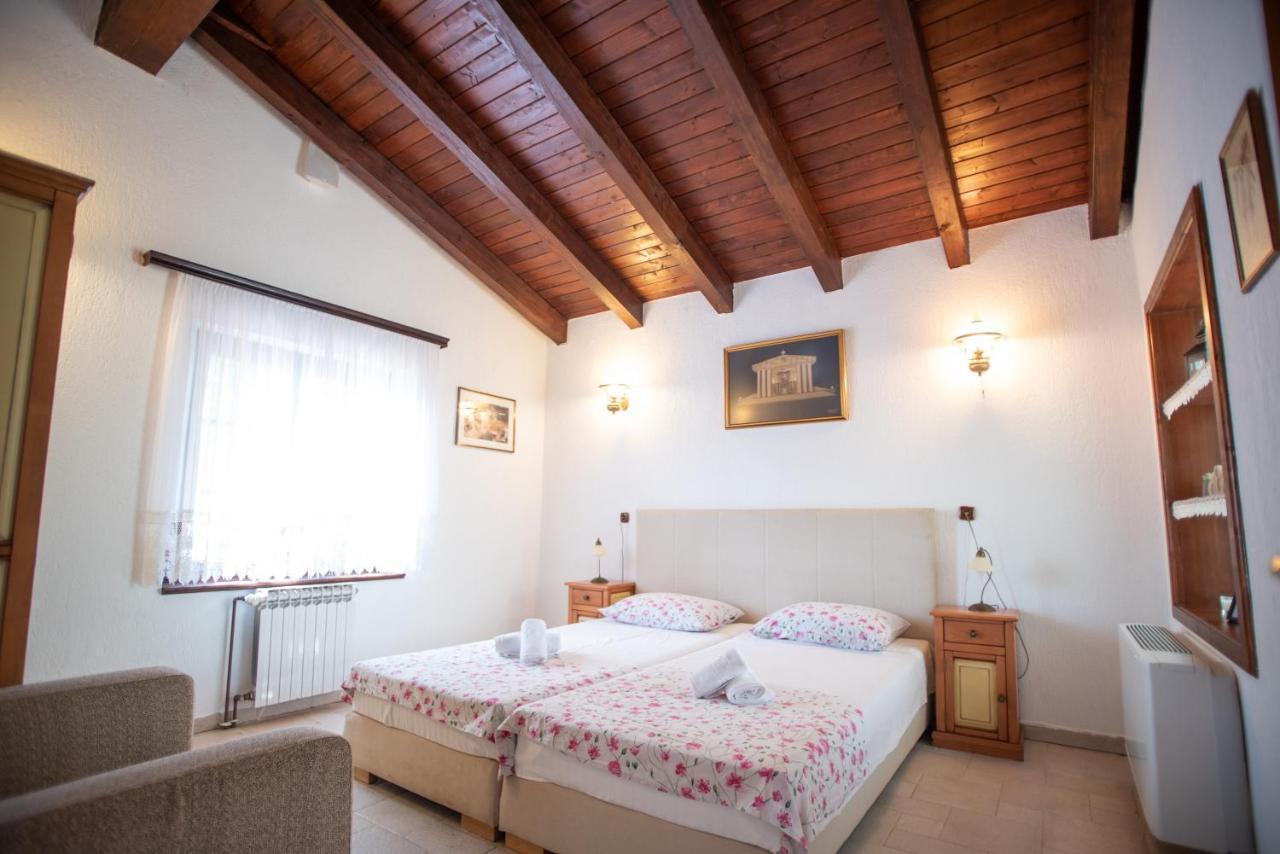 Villa Amalia Siroki Brijeg Luaran gambar